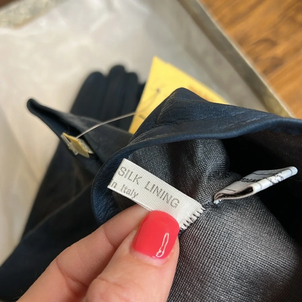 NWT Vintage Saks Fifth‎ Avenue Navy Blue Long Leather Gloves- Small